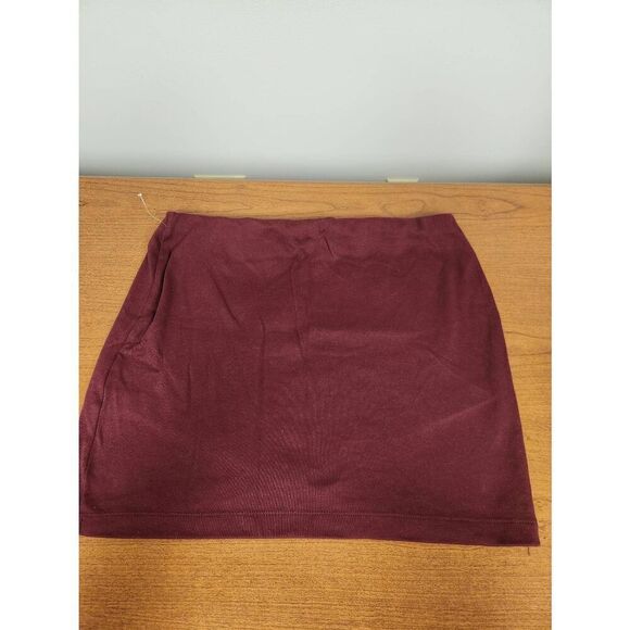 S.O. Burgundy XL skirt - Picture 5 of 5